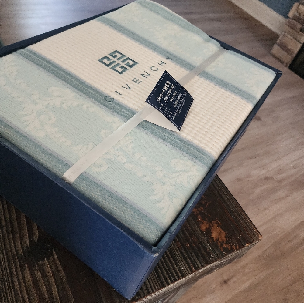 Givenchy Elegant Blue and Cream Blanket
